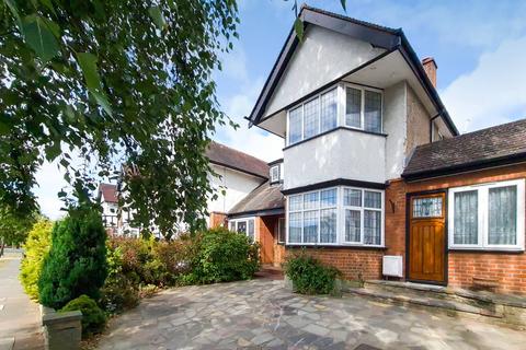 3 bedroom detached house for sale, Lansdowne Road, Stanmore, HA7