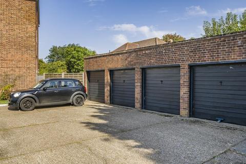37 Carters Hill Close, London, SE9 4RS