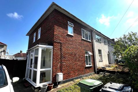 3 bedroom end of terrace house to rent, Woodbank Road, Bromley, BR1