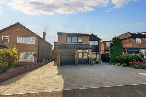 4 bedroom detached house for sale, Hillingdon Road, Whitefield, M45