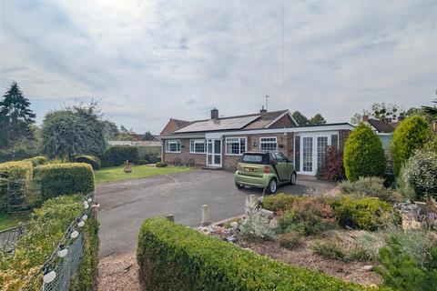 3 bedroom detached bungalow for sale, Earls Croome, Worcester