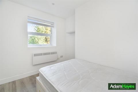 4 bedroom apartment to rent, Regents Park Road, London N3