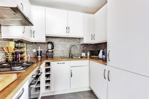 2 bedroom flat for sale, 4 Harold Road, London N8