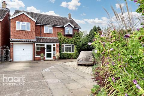 4 bedroom detached house for sale, Coopers Close, Sandy