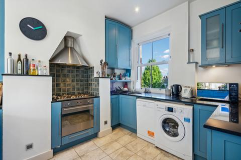 3 bedroom flat for sale, South Parade, London