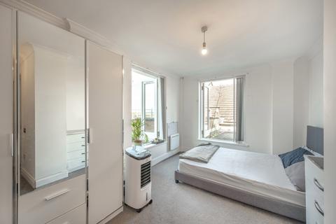 3 bedroom flat for sale, New Caledonian Wharf, 6 Odessa Street, London