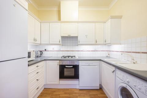 2 bedroom flat for sale, Wesley House, 5 Little Britain, London