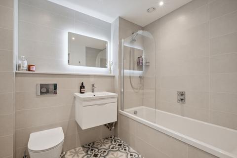 1 bedroom flat for sale, Eastfields Avenue, London