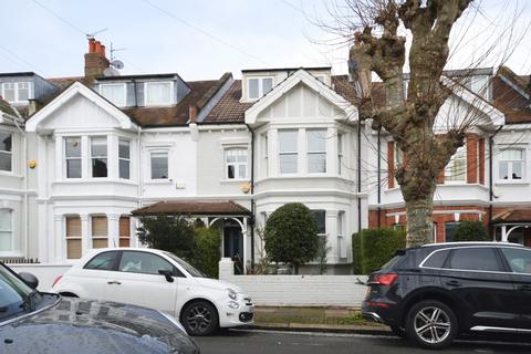 4 bedroom house to rent, Southdean Gardens, London