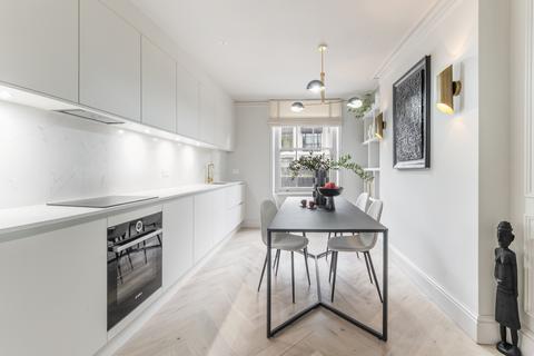 3 bedroom flat for sale, Kensington Gardens Square, London