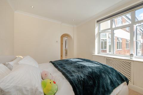 2 bedroom flat for sale, William Court, 6 Hall Road, St John's Wood, London