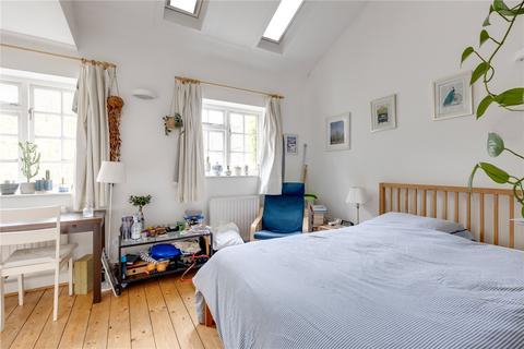 4 bedroom terraced house for sale, Fountain Mews, Kelross Road, Highbury, London