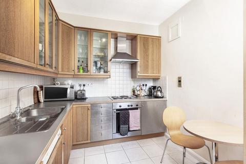 1 bedroom flat to rent, Gabrielle Court Lancaster Grove Belsize Park NW3