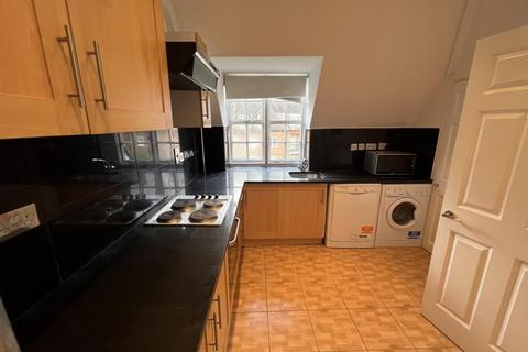 3 bedroom flat to rent, Heathcroft Hampstead Way Hampstead Garden Suburb NW11