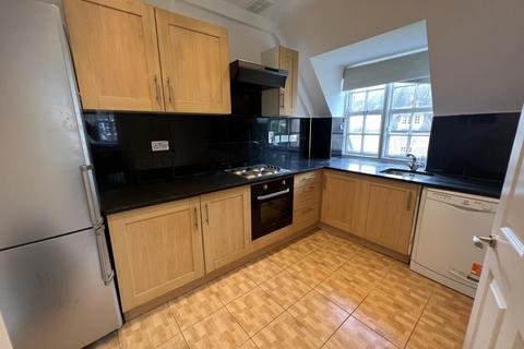 3 bedroom flat to rent, Heathcroft Hampstead Way Hampstead Garden Suburb NW11