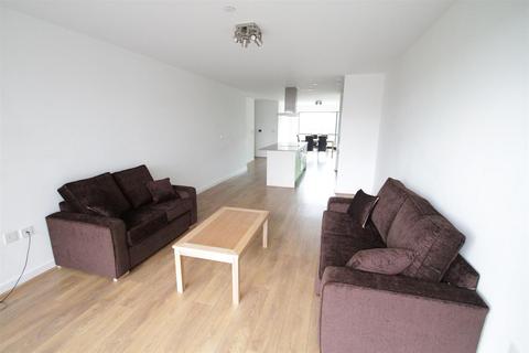 3 bedroom flat to rent, Yeoman Court, Tweed Walk, London E14