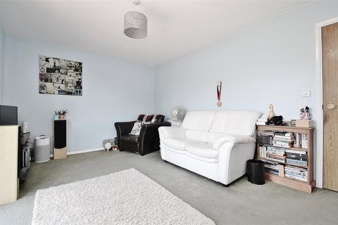 9 Raglan Road, Knaphill, Woking, GU21 2AX