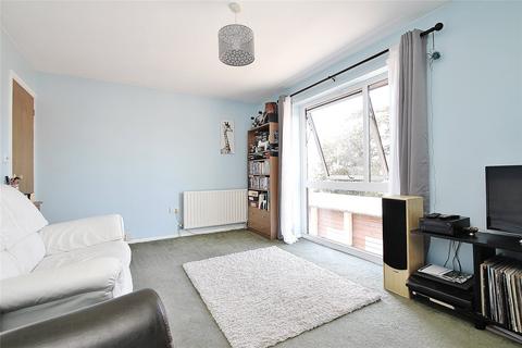 9 Raglan Road, Knaphill, Woking, GU21 2AX
