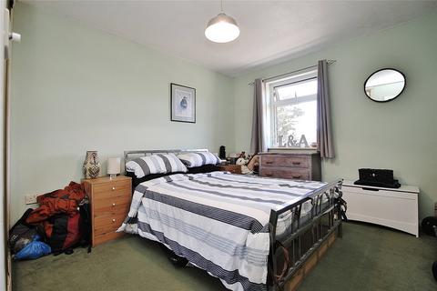 9 Raglan Road, Knaphill, Woking, GU21 2AX