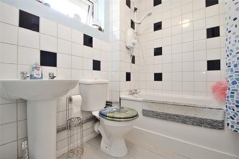 9 Raglan Road, Knaphill, Woking, GU21 2AX
