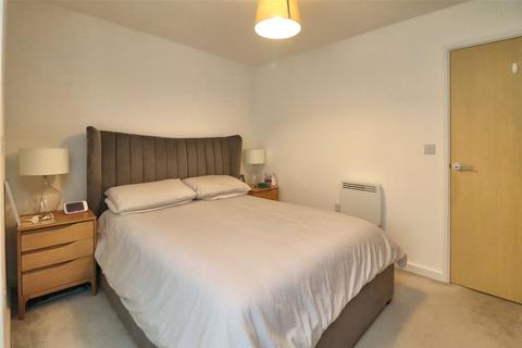 2 bedroom flat for sale, Bradfield Close, Surrey GU22