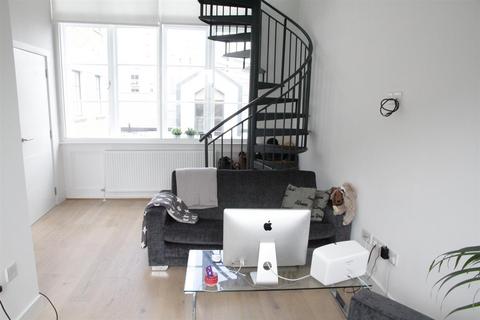 1 bedroom flat to rent, Avon Court, Clyde square Dod Street, London E14