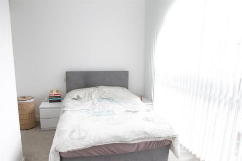 1 bedroom flat to rent, Avon Court, Clyde square Dod Street, London E14