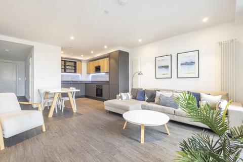 3 bedroom flat for sale, Western Gateway, London