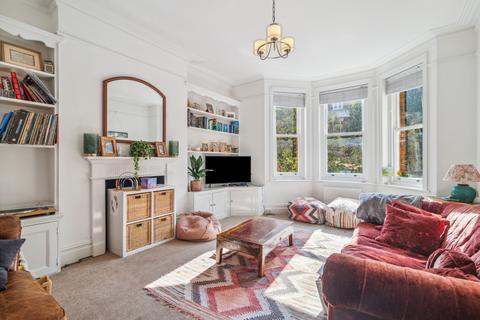 3 bedroom flat to rent, Castellain Mansions, Castellain Road, London