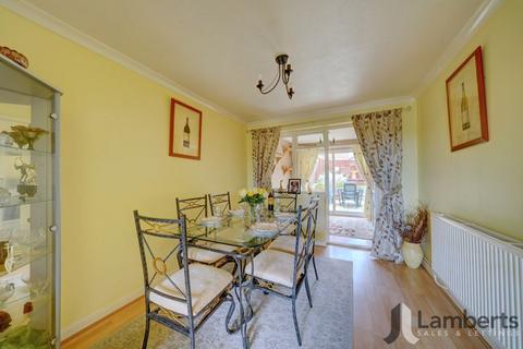 4 Augustine Avenue, Studley, B80 7JP