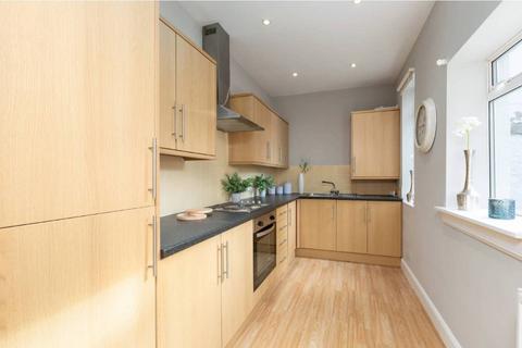 2 bedroom flat to rent, West End Place, Edinburgh EH11