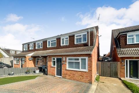 4 bedroom semi-detached house for sale, Sengana Close, Botley