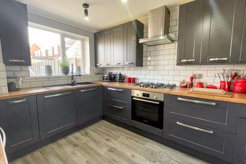 4 bedroom semi-detached house for sale, Sengana Close, Botley