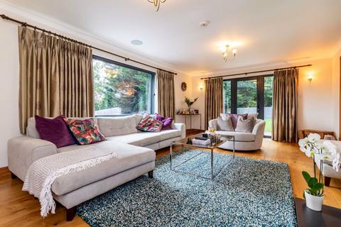 4 bedroom detached house for sale, North Park Lane, Godstone