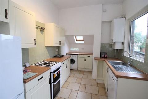 3 bedroom end of terrace house for sale, St. Marys Road, Tonbridge, TN9 2NL