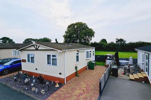 2 bedroom property for sale, Green Lane Park Homes, Hereford HR4