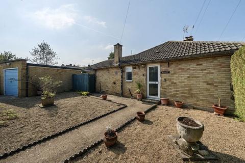 2 bedroom bungalow for sale, Palmers, Wantage