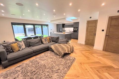 62 Bakers Lane, Sutton Coldfield, B74 2AX