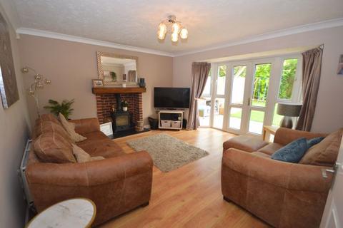 4 bedroom detached house for sale, Kennington Park, Widnes