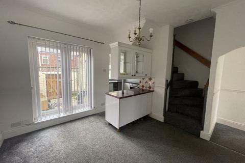 2 bedroom terraced house to rent, Kilburn Street, Shildon