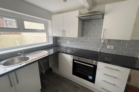 2 bedroom terraced house to rent, Kilburn Street, Shildon