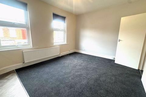 2 bedroom apartment to rent, Ritches Road, London