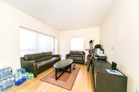 2 bedroom apartment to rent, Heron House, Kennet Island