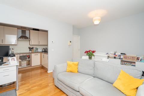 1 bedroom apartment for sale, Lockhart Road, Watford, Hertfordshire, WD17