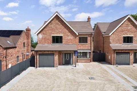 4 bedroom detached house for sale, Shrubbery Road, Telford, TF1