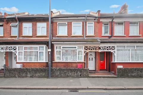 3 bedroom terraced house for sale, Masons Avenue, Harrow