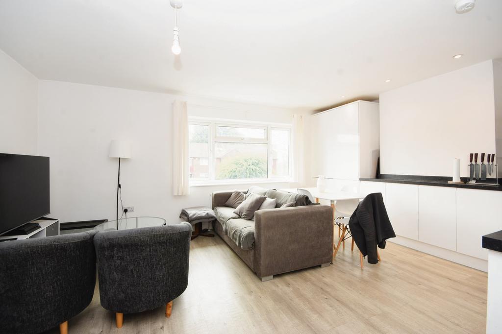 Living and Kitchen S