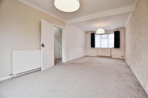 3 bedroom semi-detached house to rent, Woodcroft Crescent, Hillingdon