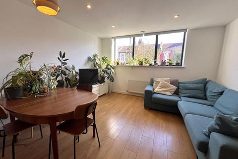 2 bedroom apartment to rent, Leswin Road, Hackney