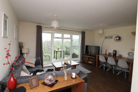 2 bedroom apartment to rent, Millward Drive, Fenny Startford